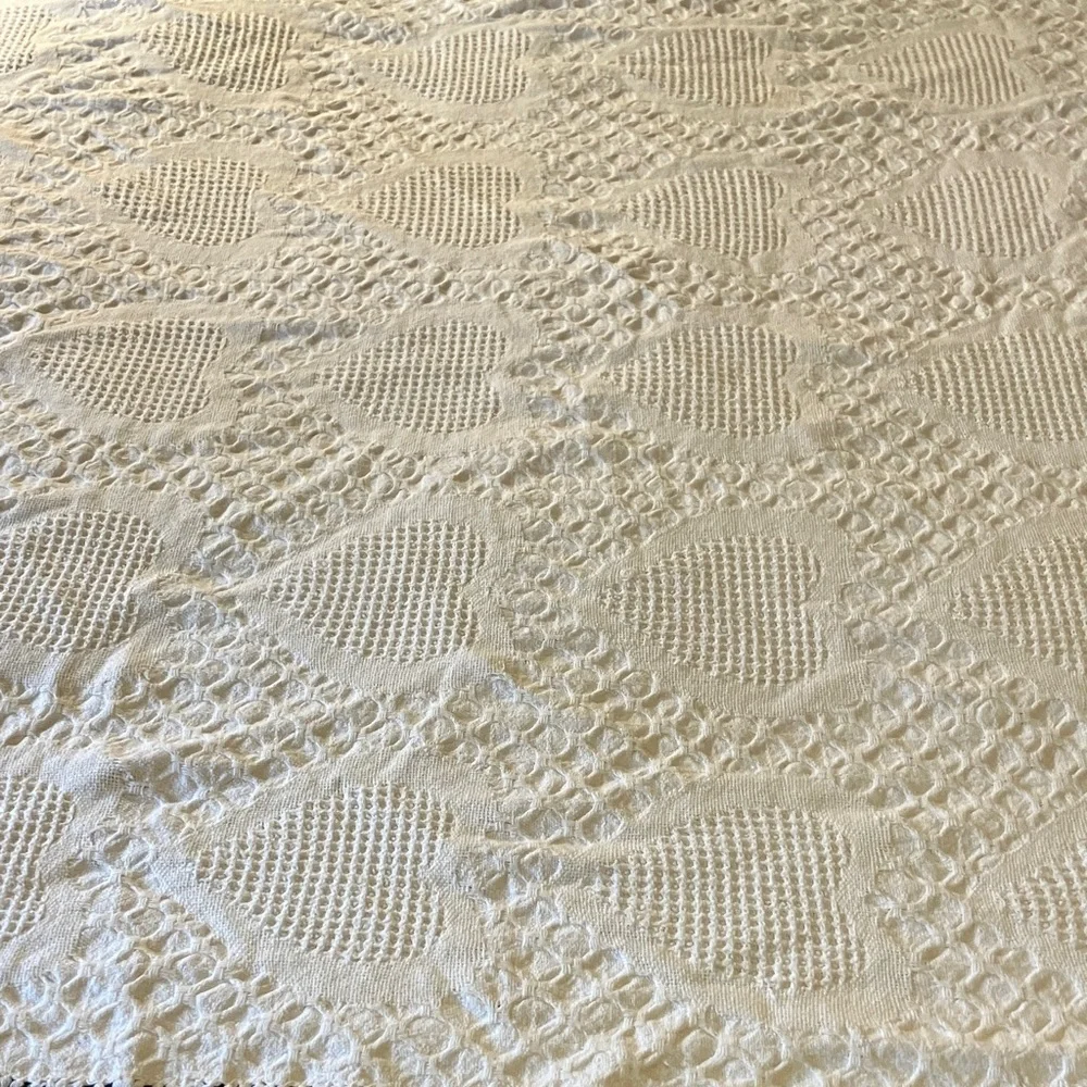 Cotton Matelasse throw blanket with hearts 40 x 66”